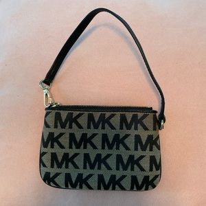New Michael Kors Wristlet